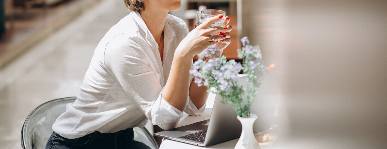 How to Wear Silver Jewelry at Interviews