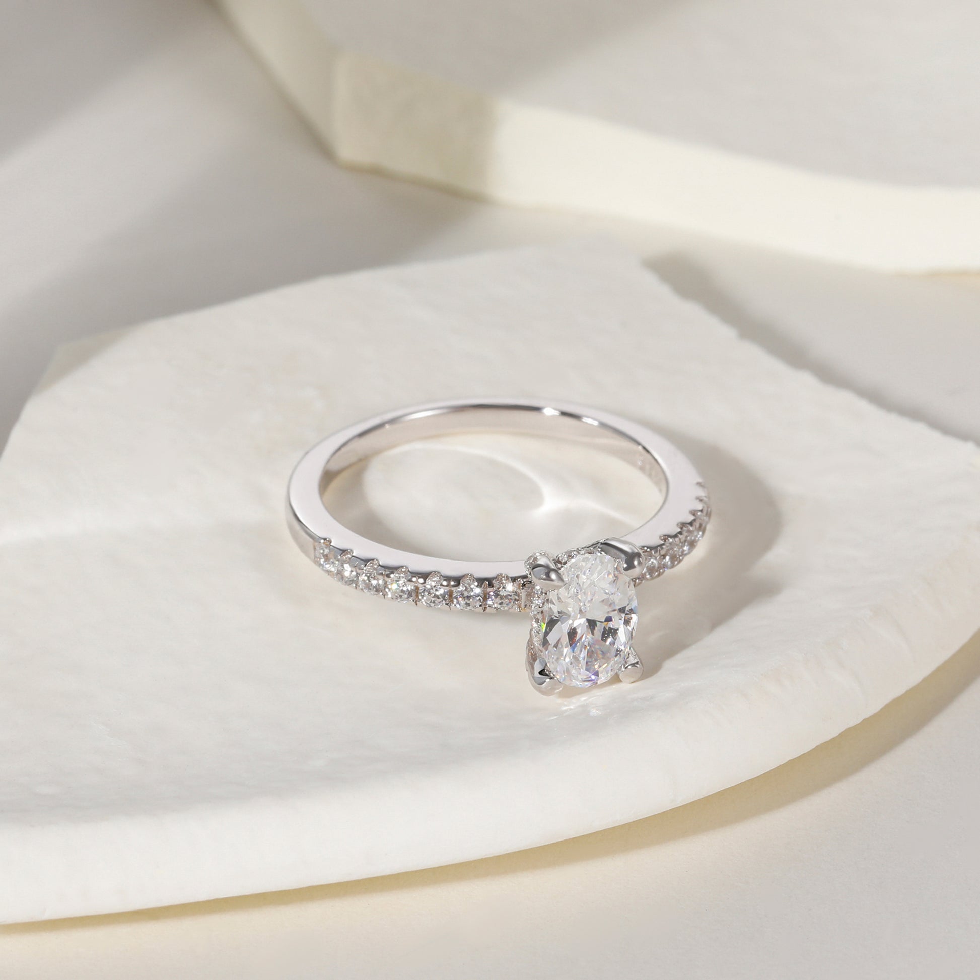 oval engagement rings, cubic zirconia wedding rings, oval zirconia ring, cubic zirconia oval ring, cubic zirconia engagement rings, cubic zirconia wedding rings, engagement rings for women, cz engagement rings, cubic zirconia rings, travel ring