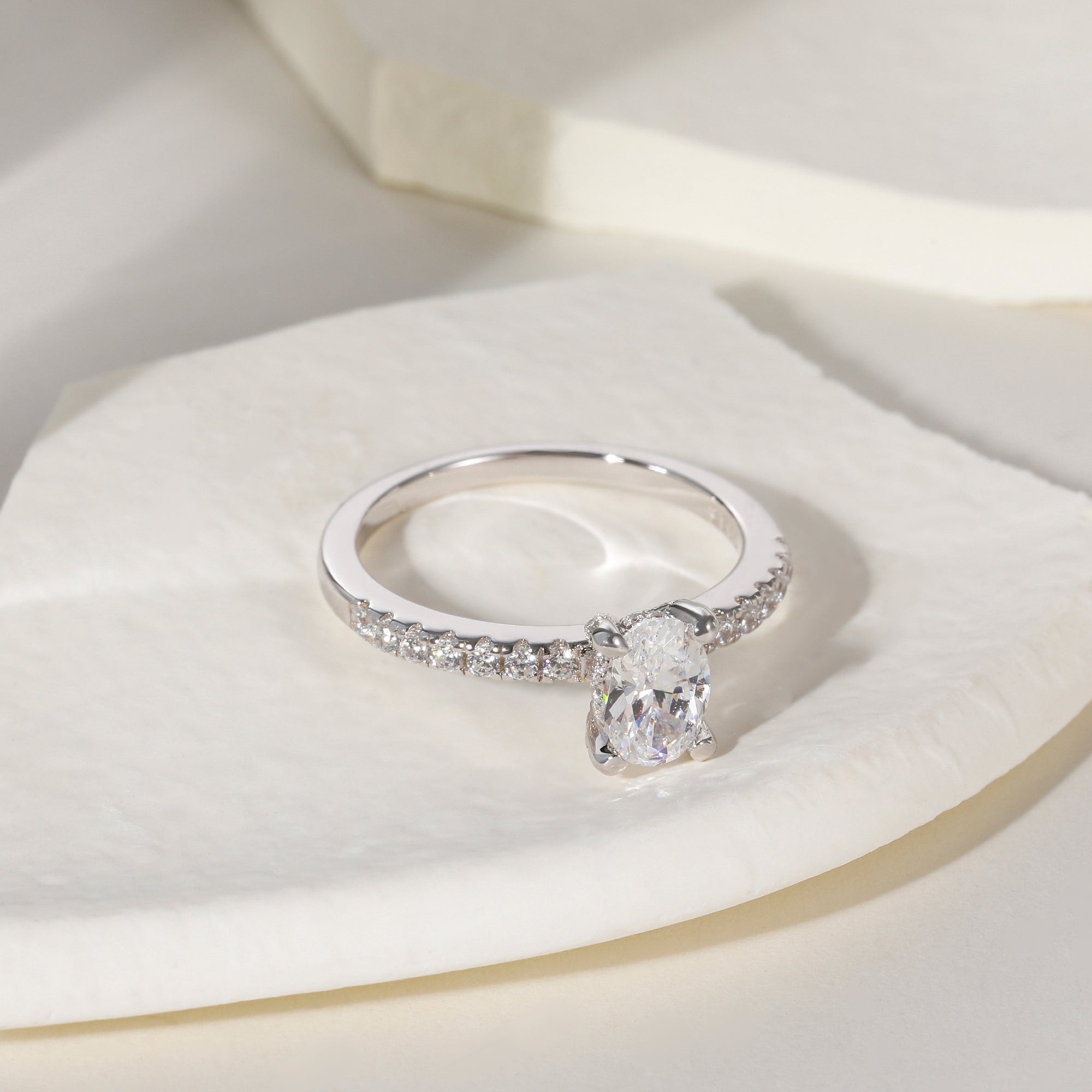 oval engagement rings, cubic zirconia wedding rings, oval zirconia ring, cubic zirconia oval ring, cubic zirconia engagement rings, cubic zirconia wedding rings, engagement rings for women, cz engagement rings, cubic zirconia rings, travel ring