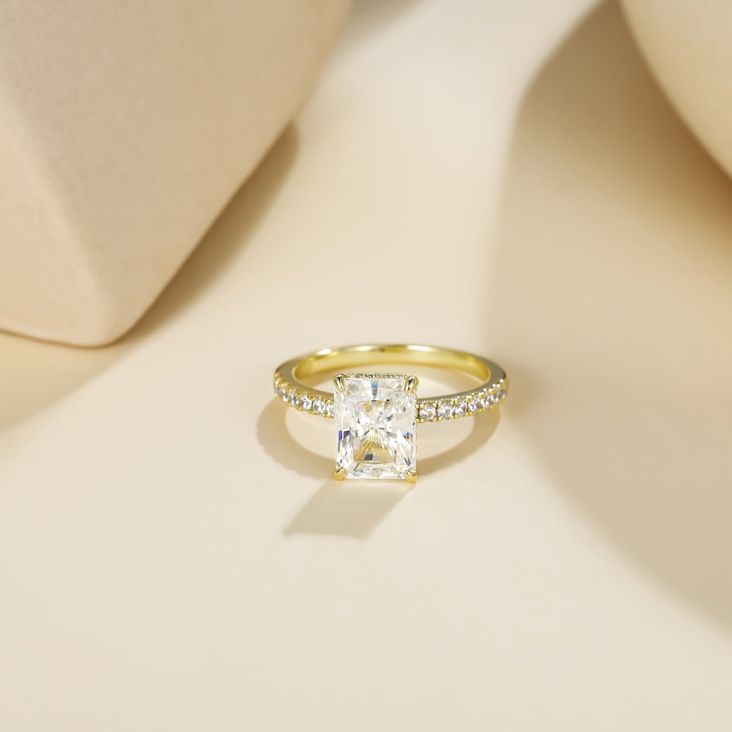 radiant cut ring, sterling silver rings for women, affordable wedding rings, stunning cubic zirconia ring, 3ct ring, sterling silver cubic zirconia engagement ring, cheap travel ring