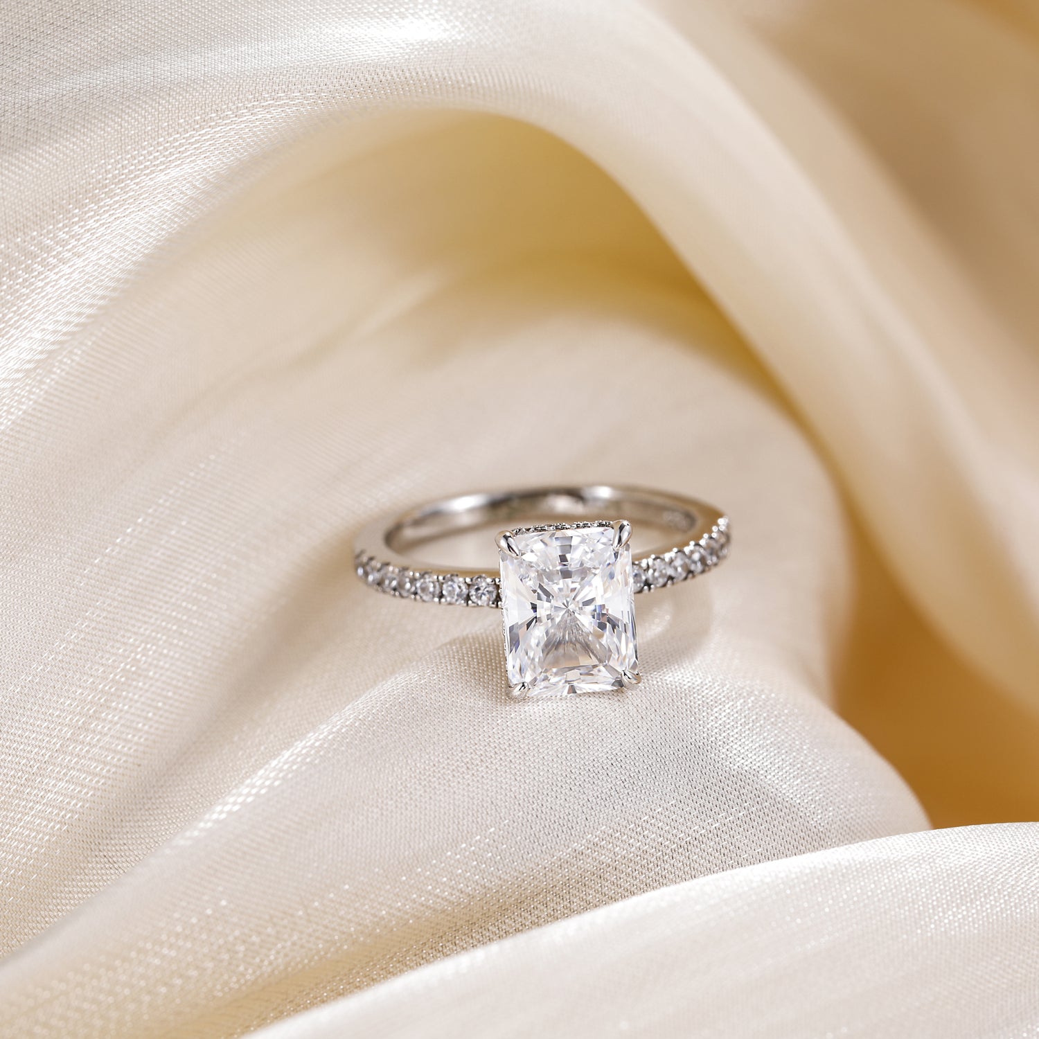 radiant cut ring, sterling silver rings for women, affordable wedding rings, stunning cubic zirconia ring, 3ct ring, sterling silver cubic zirconia engagement ring, cheap travel ring