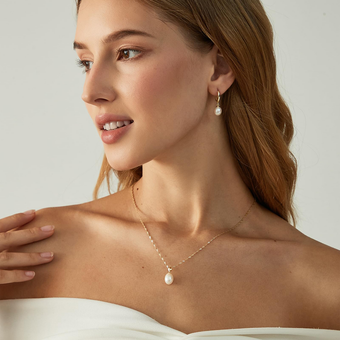freshwater pearl necklace, fake pearl necklace, pearl necklace for brides, wedding pearl necklace, silver necklace, pendant necklace