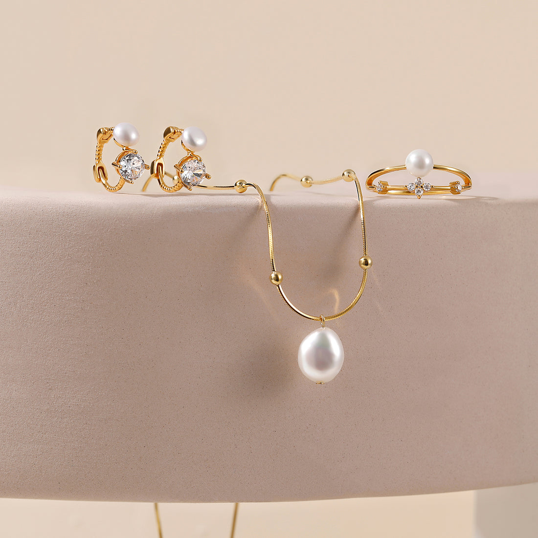 Anello con perla d'acqua dolce a doppio strato S925
