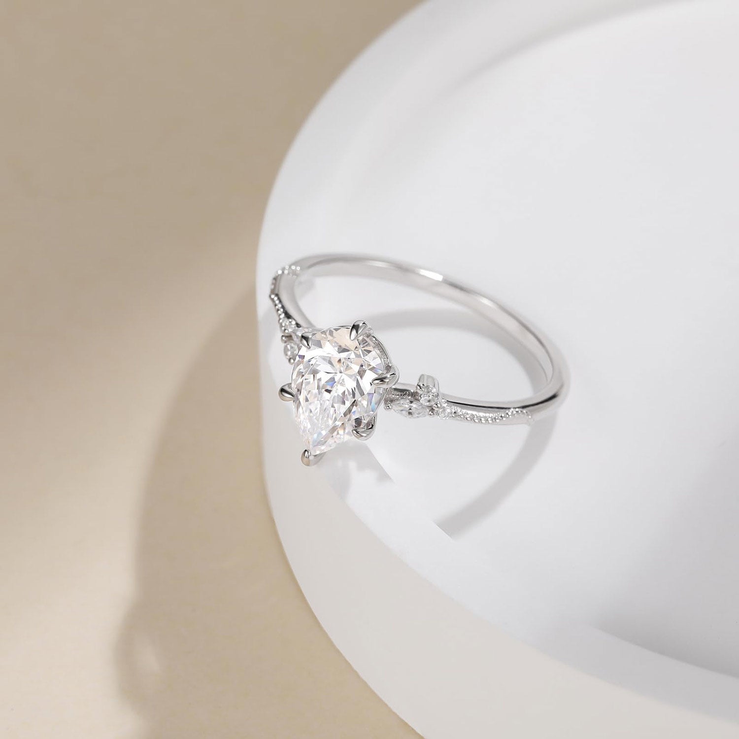 pear shaped engagement ring, pear shaped ring, engagement rings cubic zirconia, silver pear ring, travel wedding ring, 2ct ring