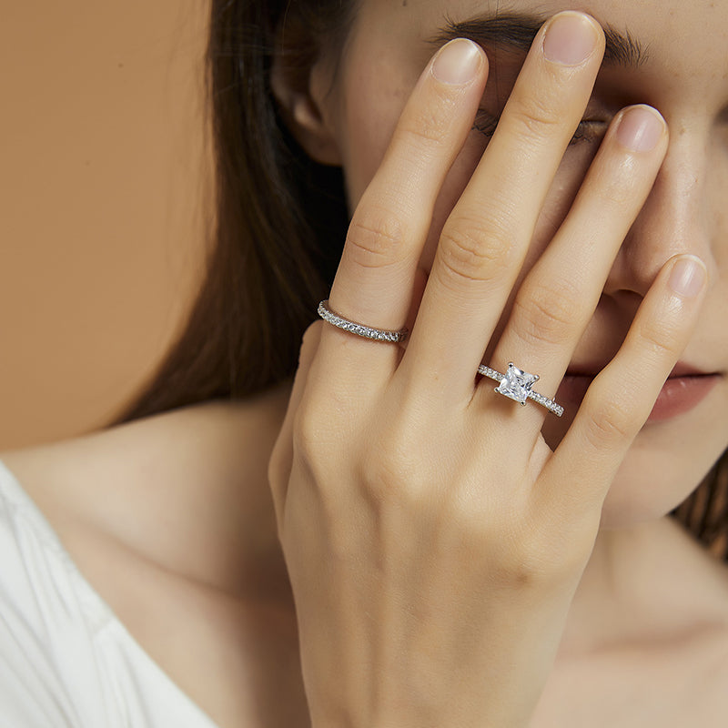 Anello di fidanzamento in argento sterling 925 con taglio principessa