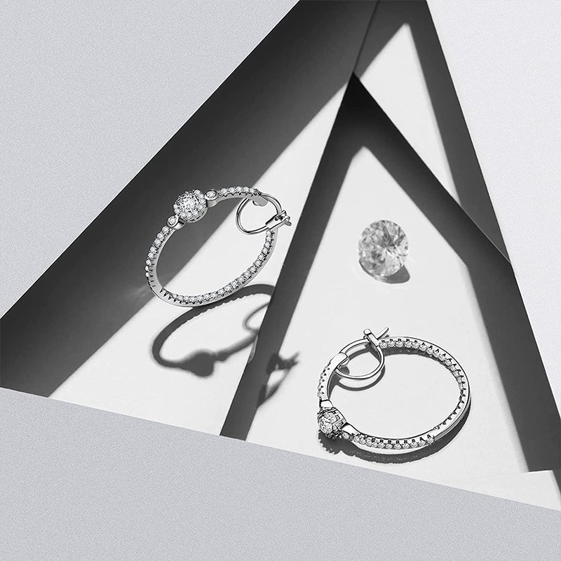 Orecchini a cerchio in argento sterling con zirconi cubici