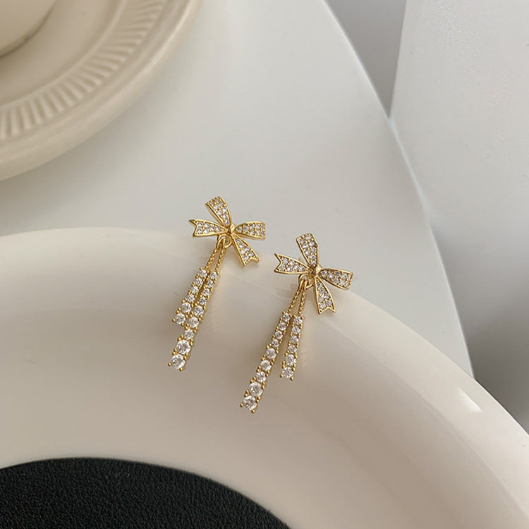 Orecchini pendenti in argento sterling con design a fiocco