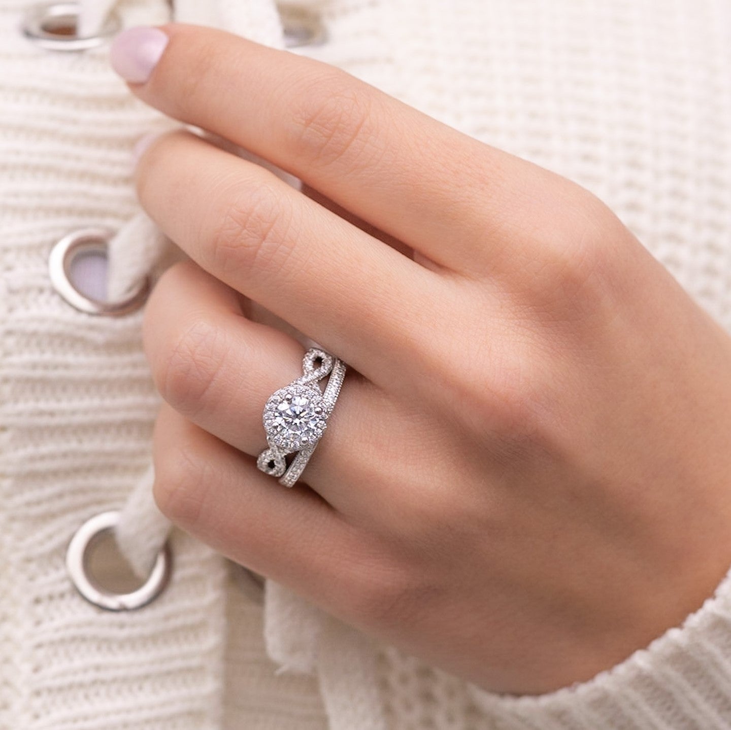 twisted rings for women, cubic zirconia  rings, sterling silver fashion rings, halo ring for women, eamti stunning rings