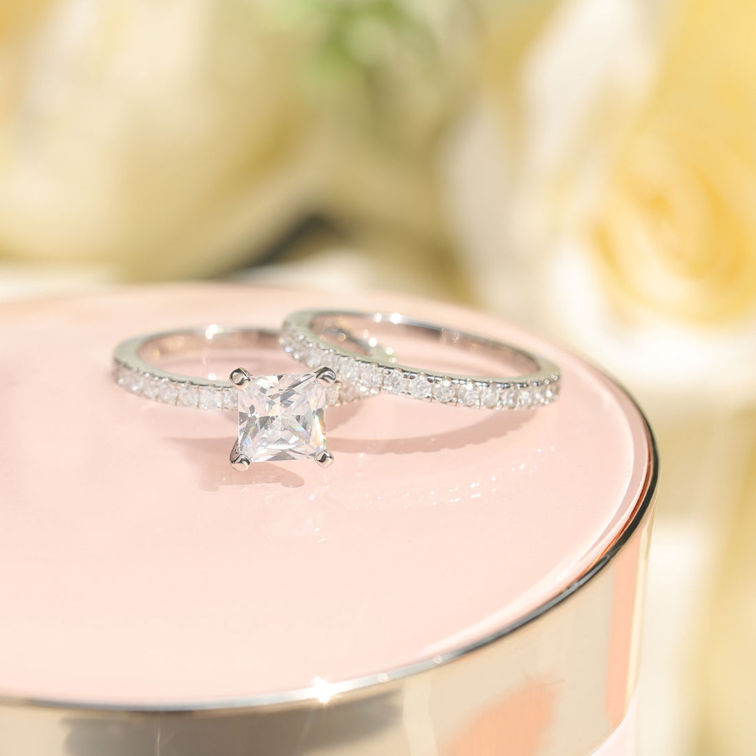Anello di fidanzamento in argento sterling 925 con taglio principessa