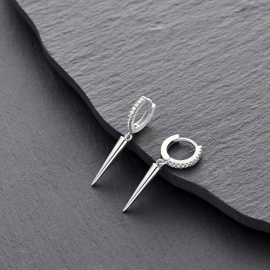 Orecchini pendenti affusolati in argento sterling